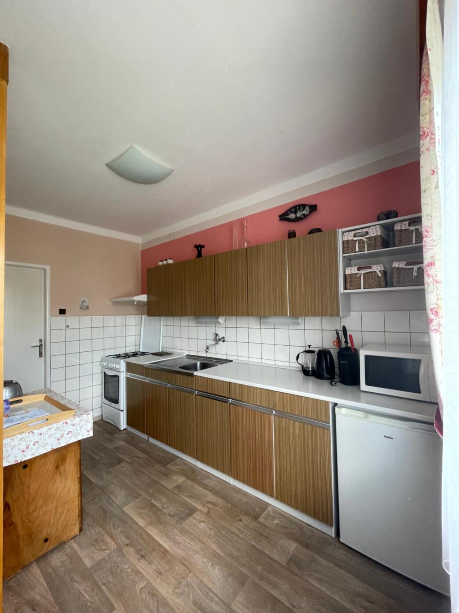 Apartman Pro 4 Osoby เชสกา สกาลิเซ ภายนอก รูปภาพ